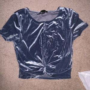 Front knot velvet crop top